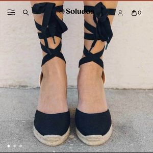 SOLUDOS Classic Lace-up Wedge Heels